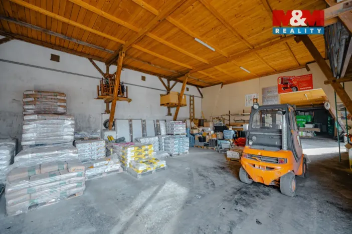 Prodej obchodního prostoru, Hřibiny-Ledská - Hřibiny, 900 m2