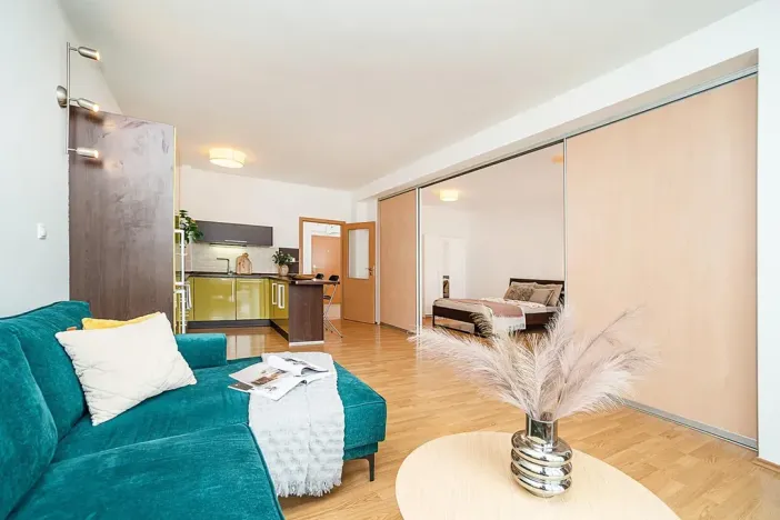 Pronájem bytu 2+kk, Praha - Řeporyje, Wiesenthalova, 59 m2