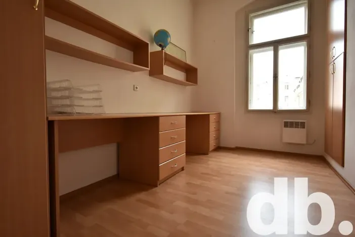 Pronájem kanceláře, Karlovy Vary, T. G. Masaryka, 75 m2