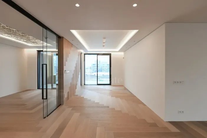 Prodej bytu 4+kk, Praha - Holešovice, Komunardů, 163 m2