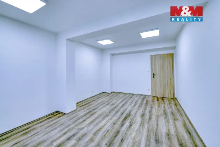 Pronájem kanceláře, Dobřany, Alšova, 61 m2