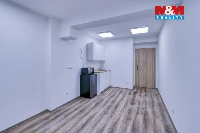 Pronájem kanceláře, Dobřany, Alšova, 47 m2