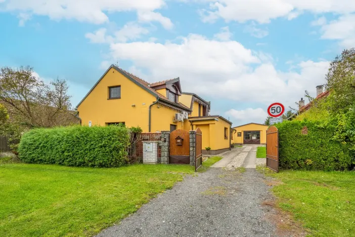 Prodej rodinného domu, Hradištko, 241 m2