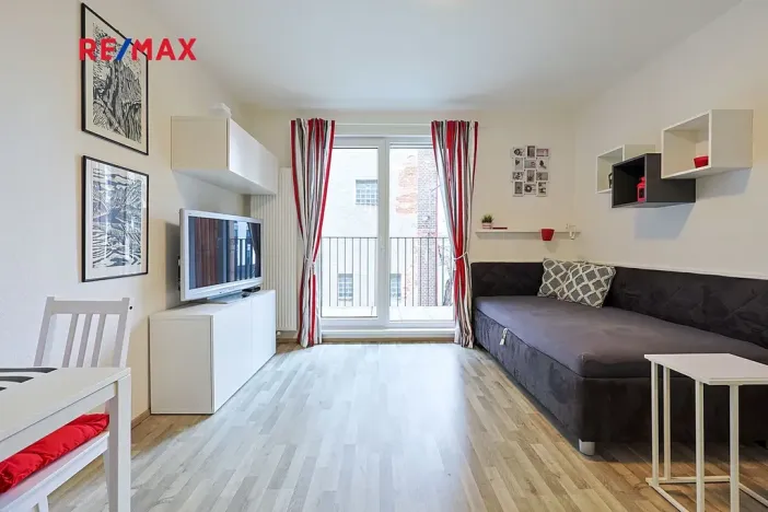 Pronájem bytu 1+kk, Plzeň, Sladová, 26 m2