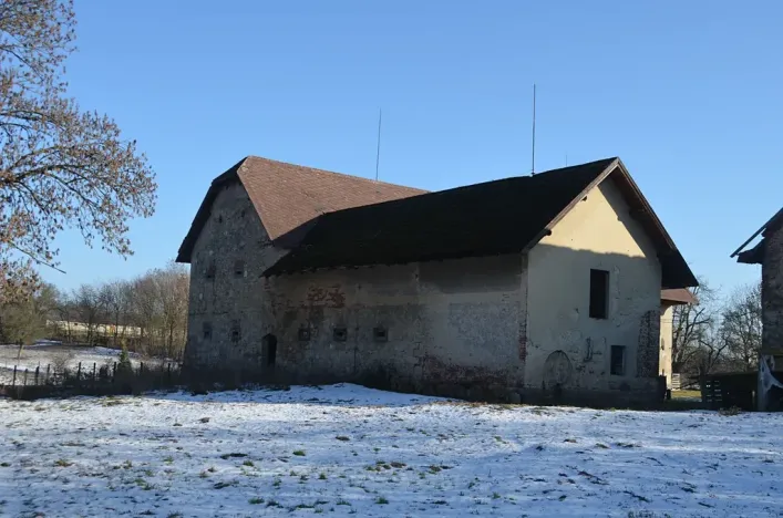 Prodej zemědělské usedlosti, Sezemice, 200 m2