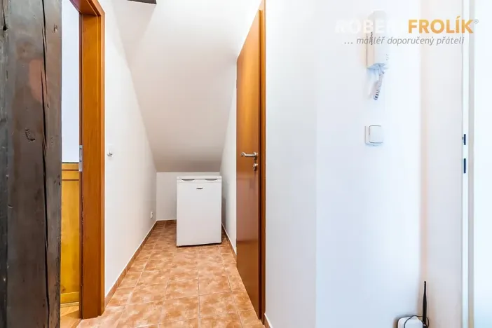 Pronájem bytu 1+kk, Praha - Ruzyně, Sobínská, 36 m2