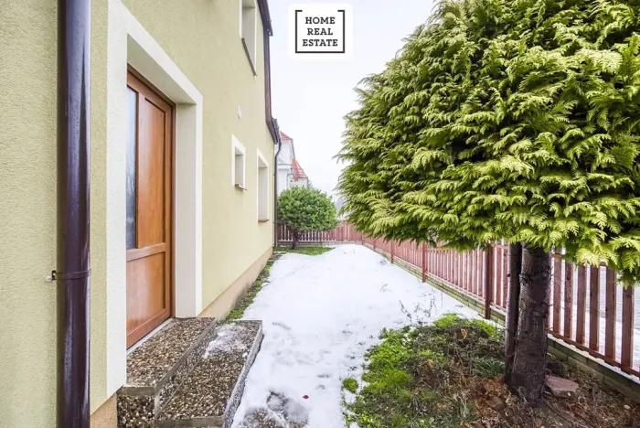 Pronájem ubytování, Praha - Dolní Měcholupy, U svornosti, 117 m2