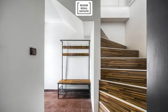 Pronájem ubytování, Praha - Dolní Měcholupy, U svornosti, 117 m2