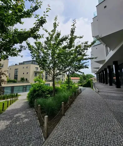 Pronájem atypického bytu, Praha - Smíchov, Kobrova, 182 m2