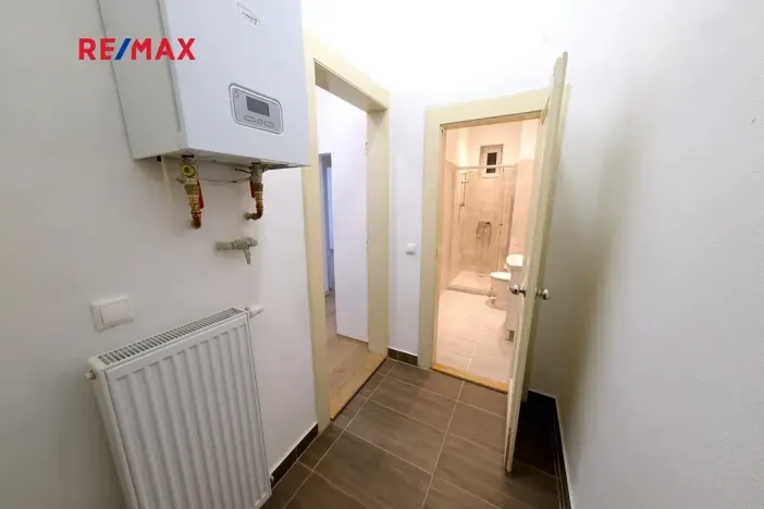 Pronájem bytu 2+kk, Praha - Libeň, Chlumčanského, 34 m2