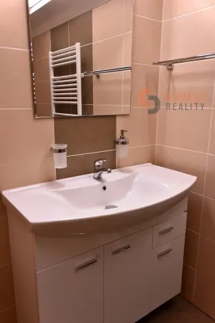 Prodej bytu 2+kk, Lednice, Sídl. Osvobození, 39 m2