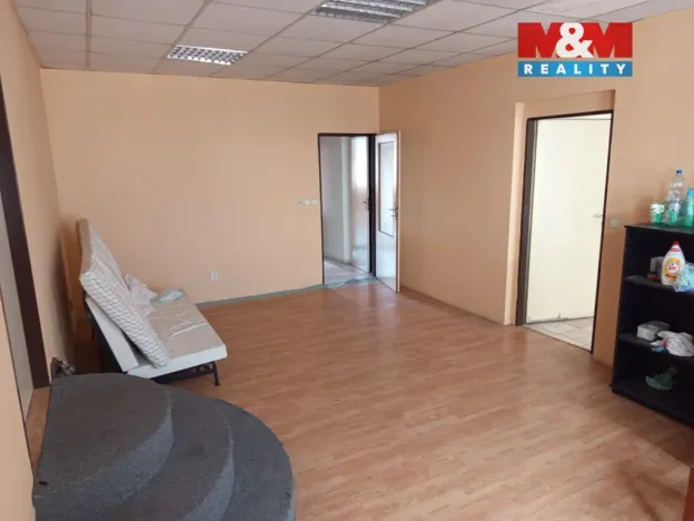 Pronájem skladu, Doksy, Valdštejnská, 1730 m2