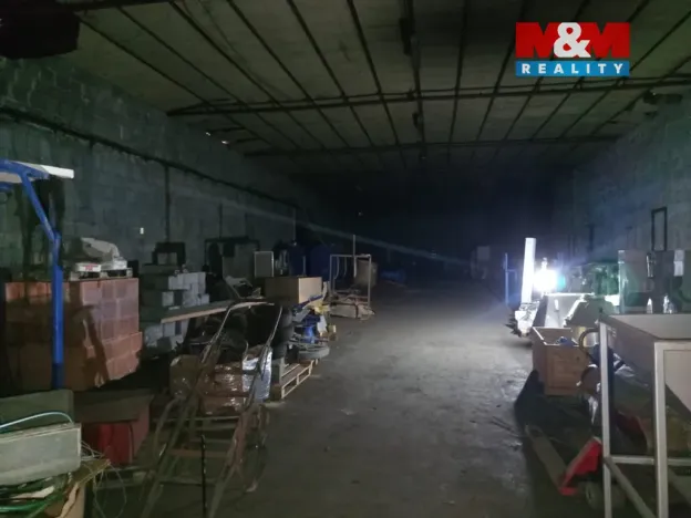 Pronájem skladu, Doksy, Valdštejnská, 1730 m2