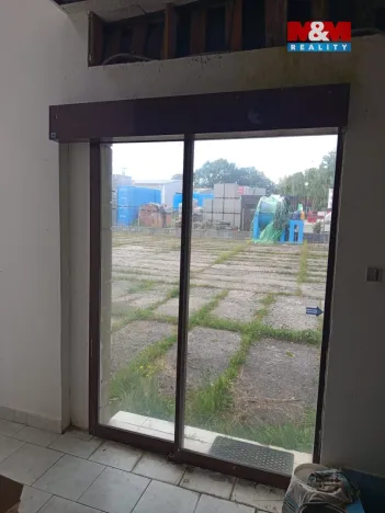 Pronájem skladu, Doksy, Valdštejnská, 1730 m2