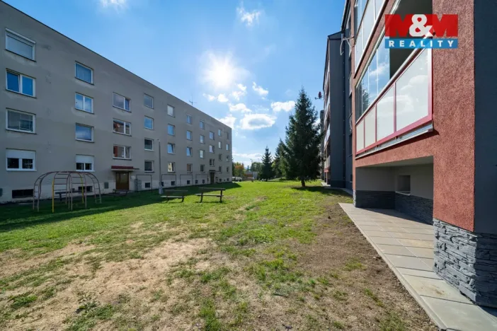 Prodej bytu 3+1, Domažlice, Ladova, 76 m2