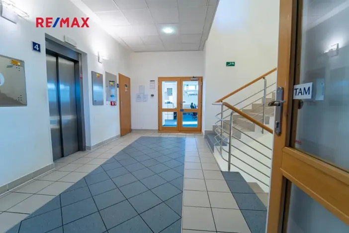 Pronájem obchodního prostoru, Kolín, Sladkovského, 540 m2