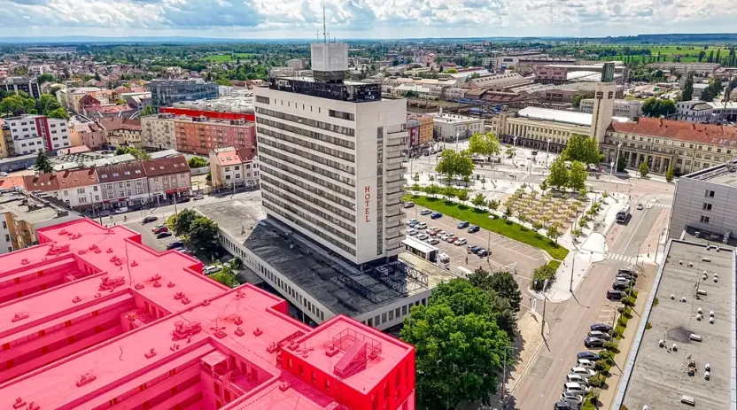 Pronájem obchodního prostoru, Hradec Králové, Kollárova, 3447 m2