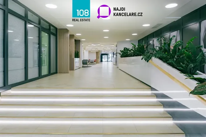 Pronájem kanceláře, Praha - Karlín, Sokolovská, 342 m2