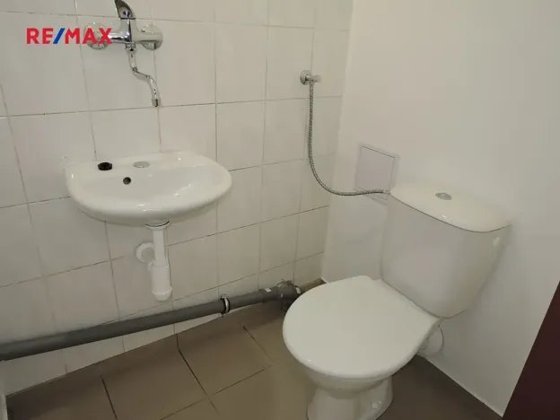 Pronájem výrobních prostor, Hostivice, Školská, 400 m2