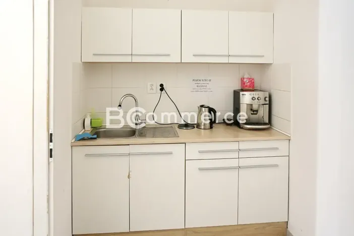 Pronájem skladu, Brno, 360 m2