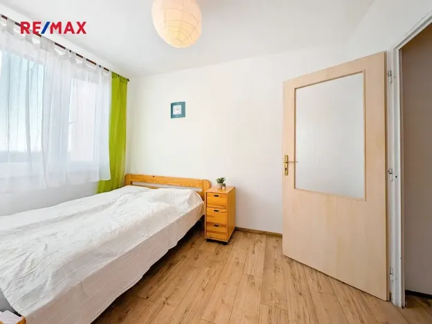 Pronájem bytu 1+kk, Praha - Černý Most, Doležalova, 33 m2