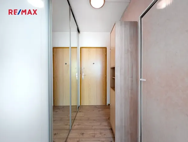 Pronájem bytu 1+kk, Praha - Černý Most, Doležalova, 33 m2