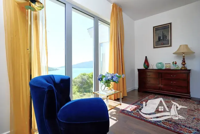 Prodej vily, Kumbor, Černá Hora, 320 m2