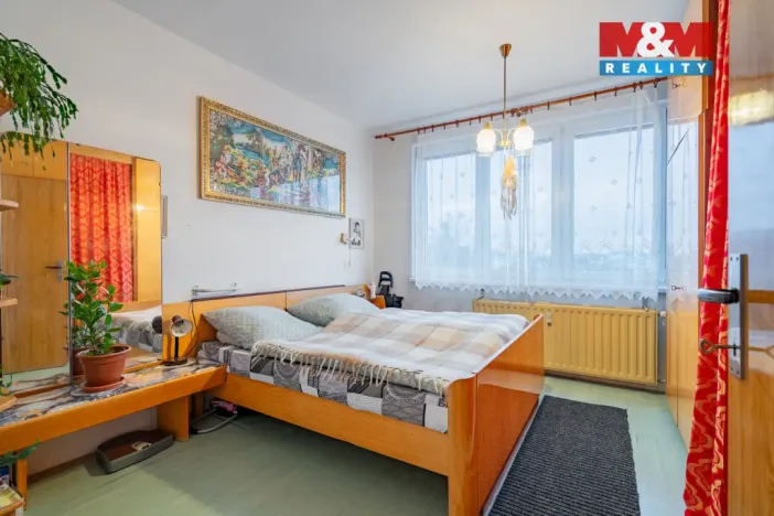 Prodej bytu 3+1, Český Krumlov - Plešivec, Sídliště Plešivec, 74 m2