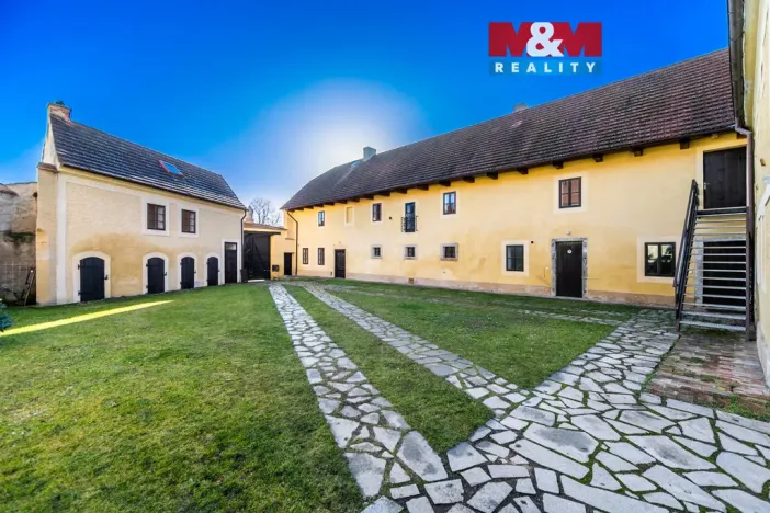 Pronájem zemědělské usedlosti, Dobrovíz, Kladenská, 10270 m2