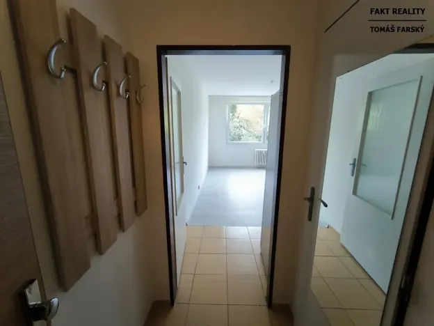 Pronájem bytu 1+kk, Děčín, Želenická, 25 m2