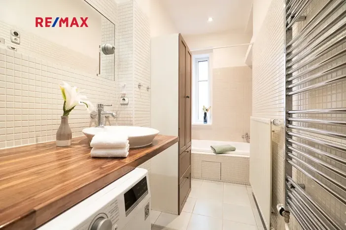 Prodej bytu 2+kk, Praha - Holešovice, Tovární, 77 m2