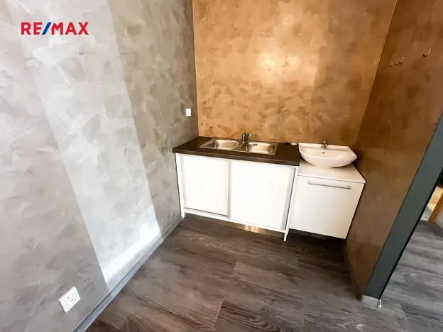 Prodej obchodního prostoru, Uherské Hradiště, Dlouhá, 75 m2