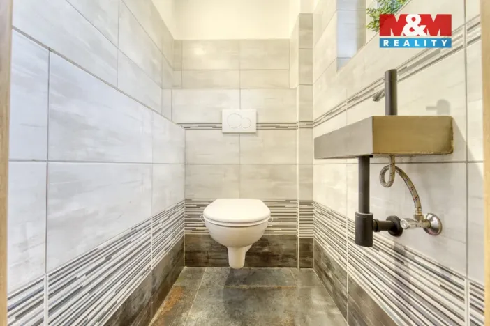 Prodej bytu 4+1, Černošice, Komenského, 109 m2