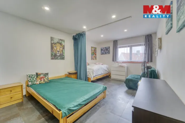 Prodej bytu 4+1, Černošice, Komenského, 109 m2