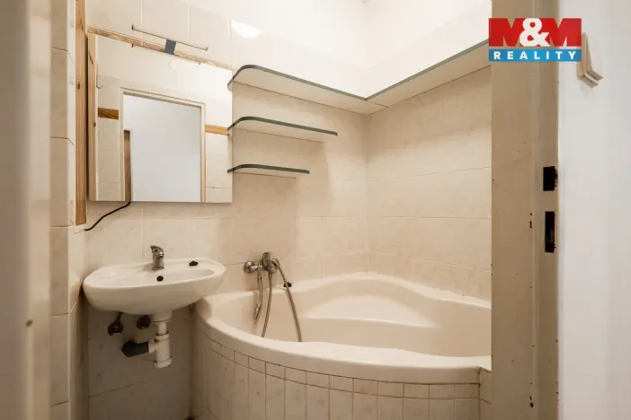 Prodej bytu 2+1, Suchdol nad Lužnicí, sídl. Na Pražské, 50 m2