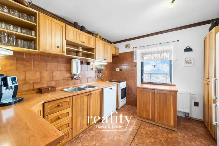 Prodej rodinného domu, Řásná, 179 m2