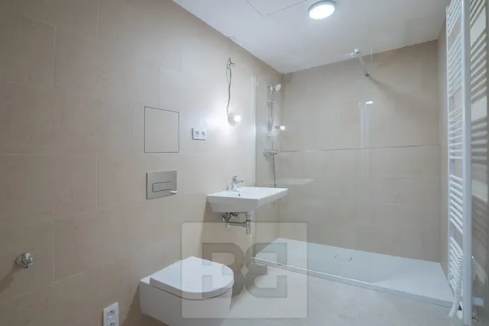 Prodej bytu 1+kk, Praha - Smíchov, Toyen, 42 m2