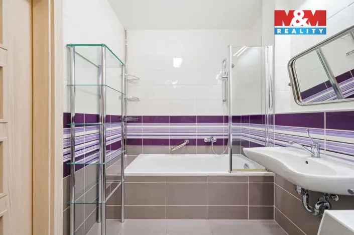 Prodej bytu 2+kk, Pardubice - Polabiny, Bělehradská, 77 m2