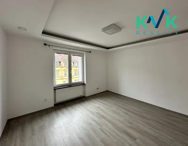 Pronájem bytu 1+1, Karlovy Vary, Chebská, 36 m2