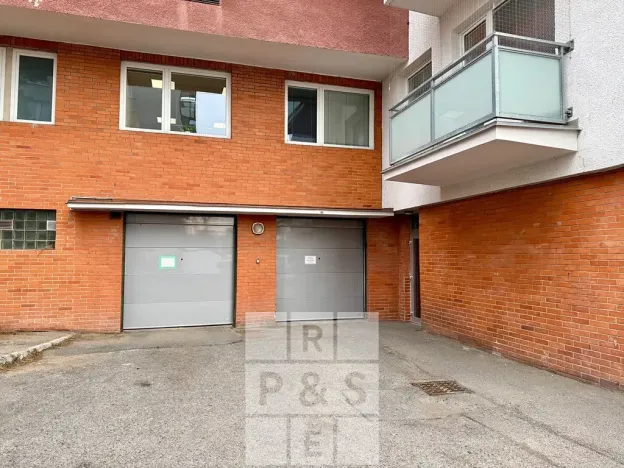 Prodej garážového stání, Praha - Záběhlice, Zvonková, 22 m2