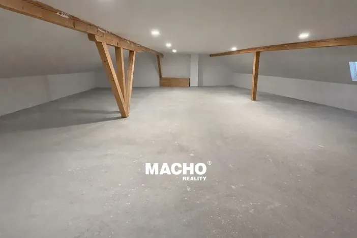 Pronájem kanceláře, Tachlovice, Mlýnská, 195 m2