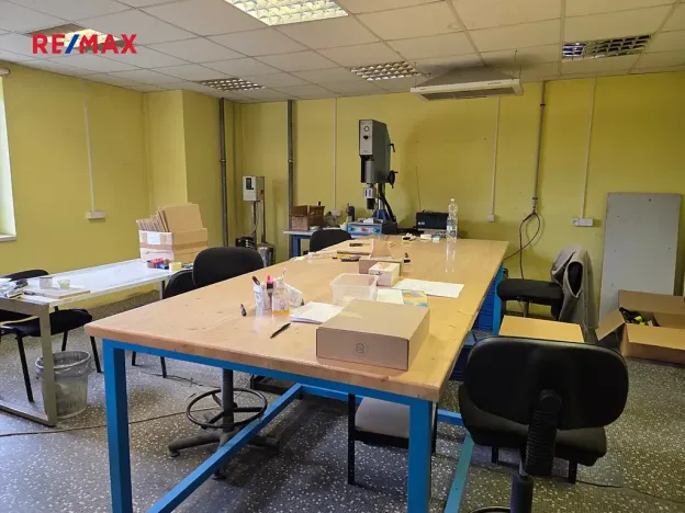 Prodej výrobních prostor, Roudnice nad Labem, Pracnerova, 2250 m2