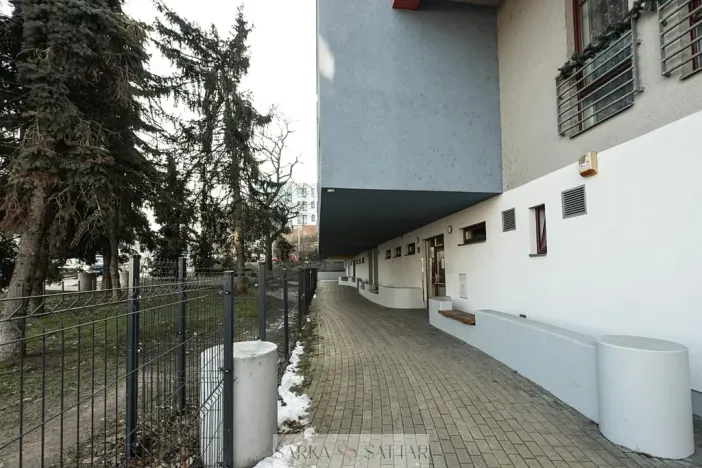 Pronájem bytu 2+kk, Praha - Košíře, Pod Klamovkou, 39 m2