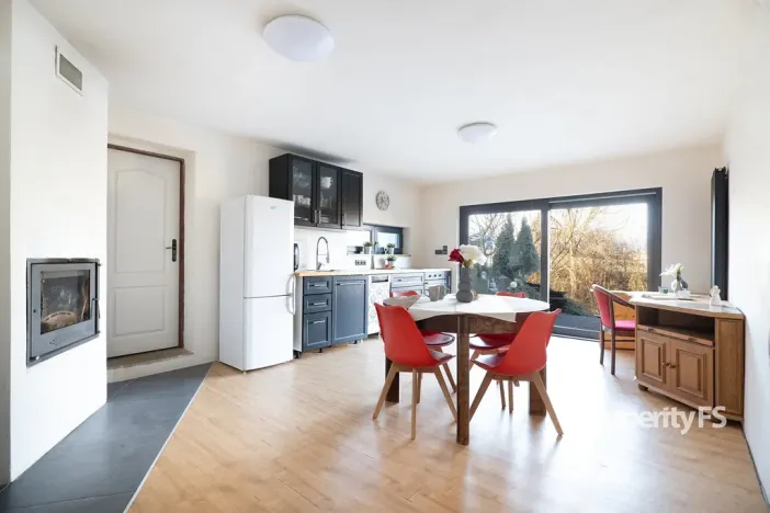 Prodej rodinného domu, Veleň, 141 m2