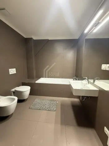 Pronájem bytu 2+kk, Praha - Karlín, Sokolovská, 89 m2