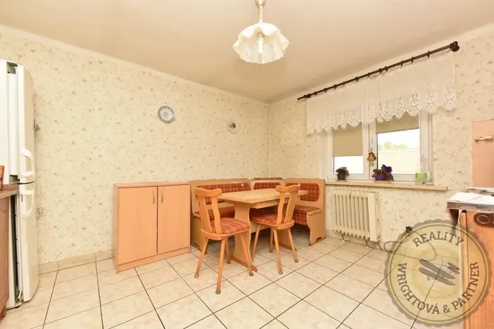 Prodej rodinného domu, Černuc, 240 m2