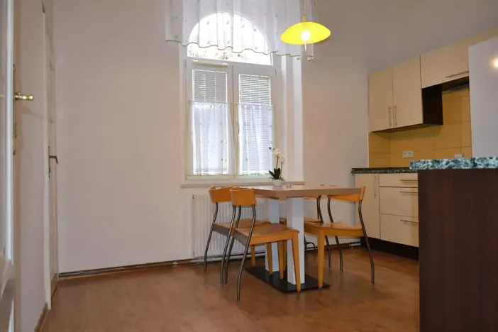 Pronájem bytu 2+1, Karlovy Vary, Nebozízek, 61 m2