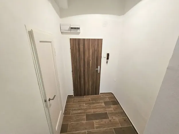 Pronájem bytu 1+kk, Praha - Vinohrady, Řipská, 28 m2