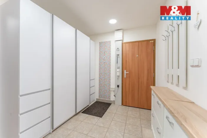 Prodej bytu 2+1, Kadaň, 1. máje, 56 m2