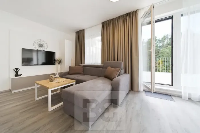 Pronájem bytu 1+kk, Český Krumlov, Za Jitonou, 37 m2